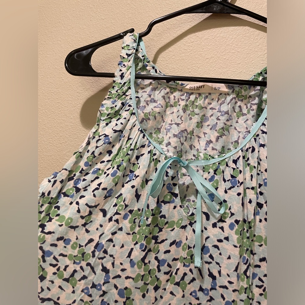 Old Navy Floral Tank Tops - Set of 3 - Picture 11 of 15